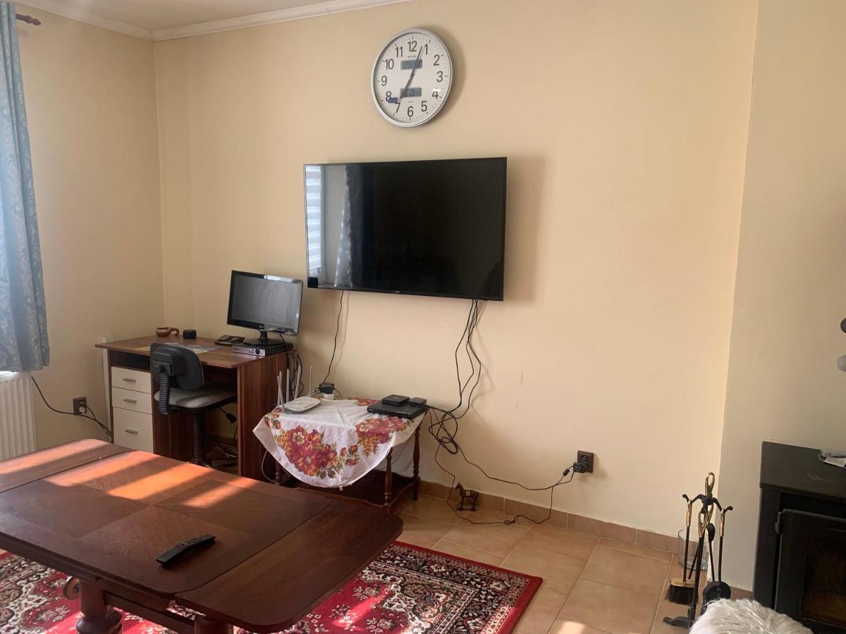 Bzany Ubytovani V Apartmanu, 2 Loznice, Na Farme מראה חיצוני תמונה